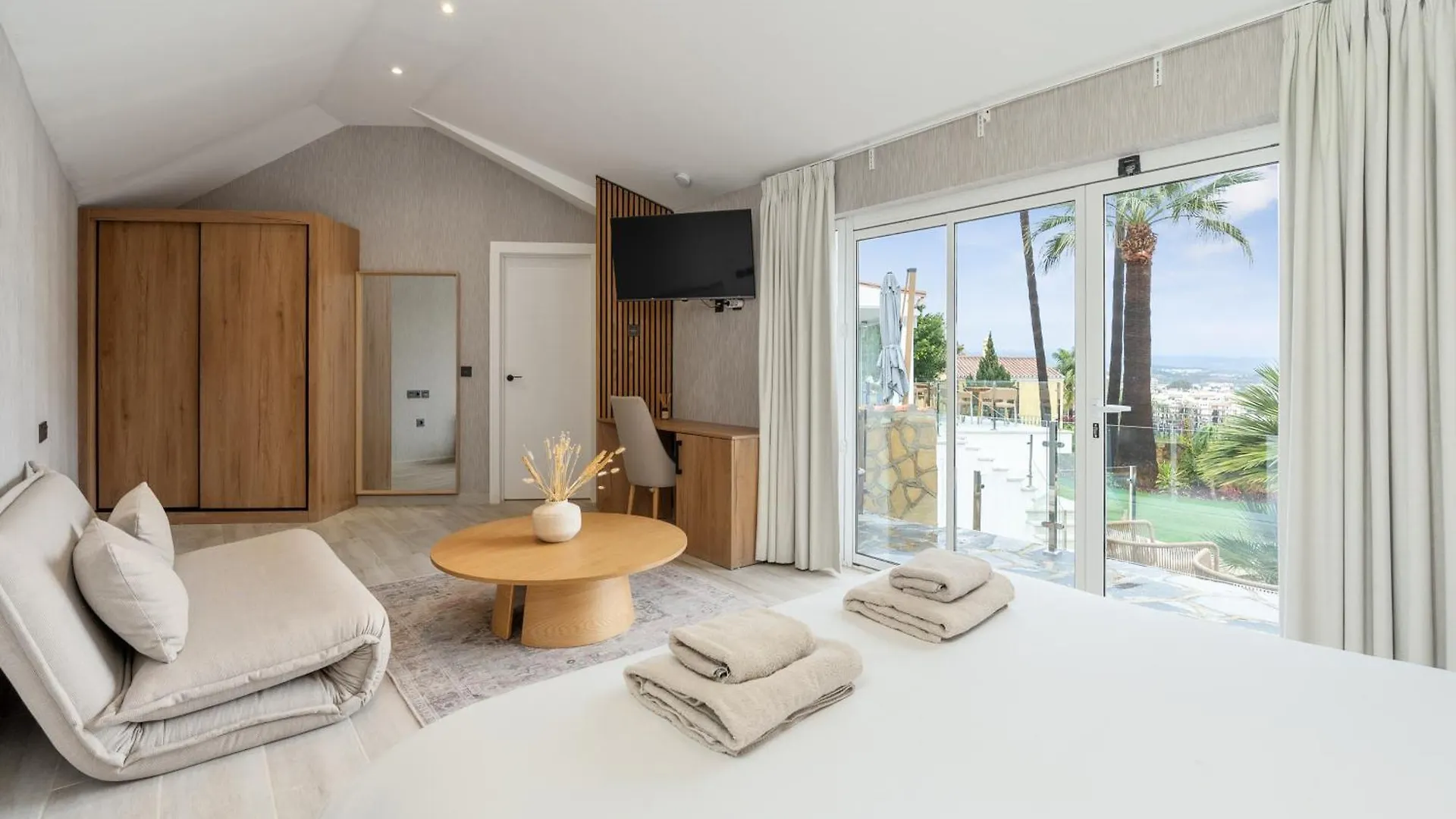 Home4U Mediterranean Sea Views Villa Alkaff Manilva
