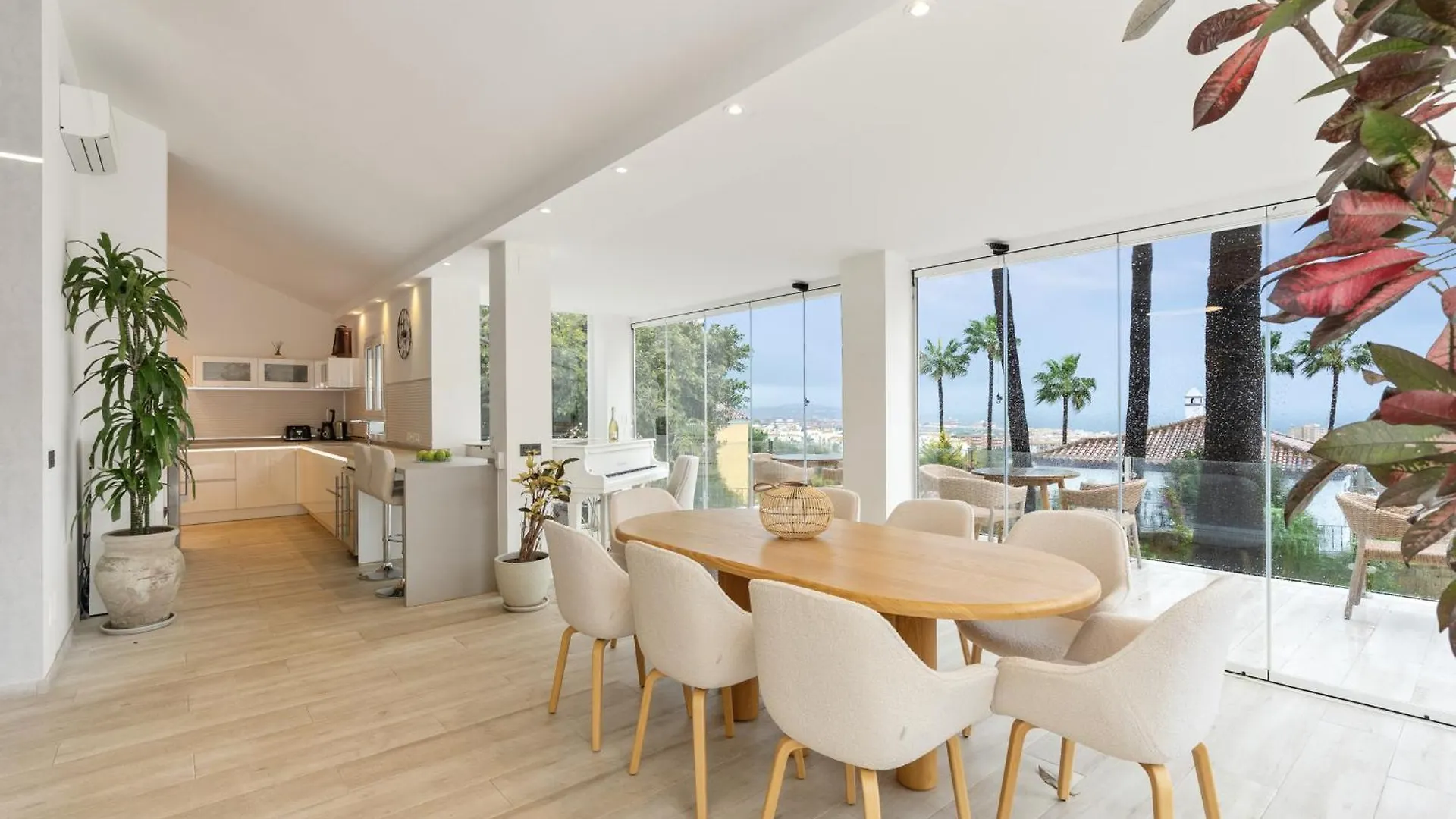 Home4U Mediterranean Sea Views Villa Alkaff Manilva