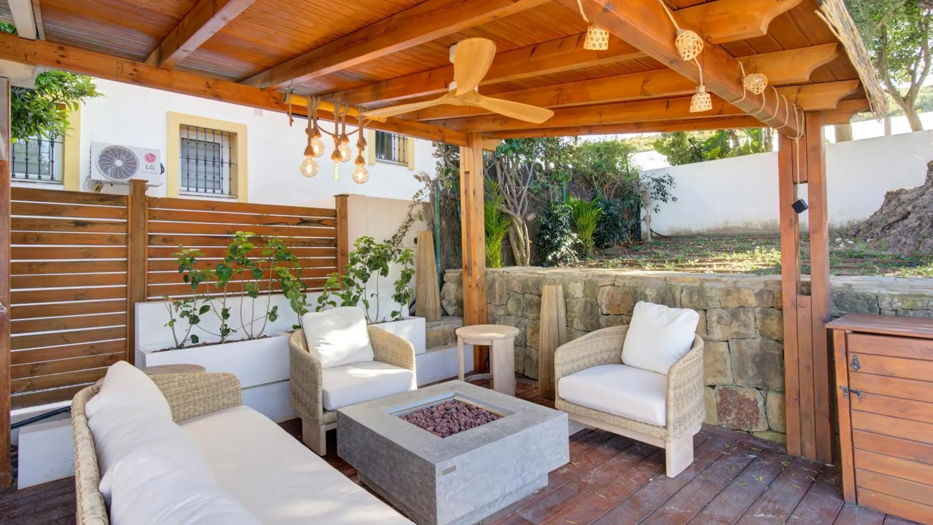 Home4U Mediterranean Sea Views Villa Alkaff Manilva Spain