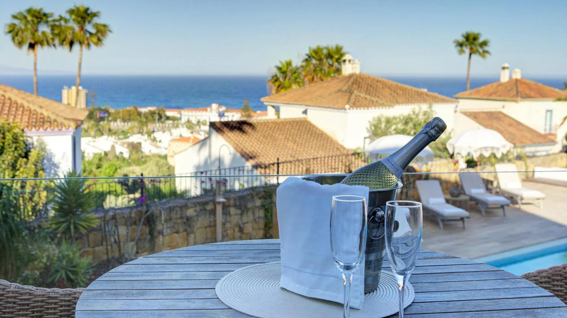 Home4U Mediterranean Sea Views Villa Alkaff Manilva