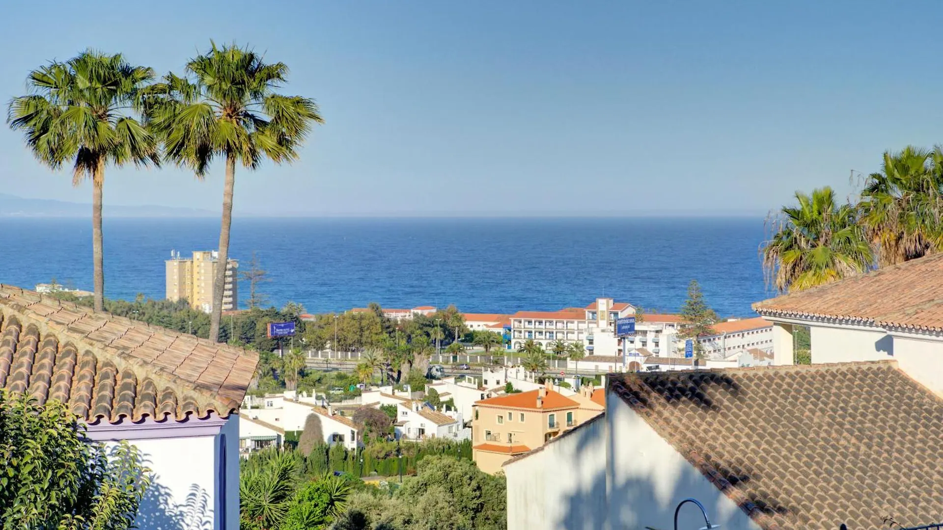 Home4U Mediterranean Sea Views Villa Alkaff Manilva