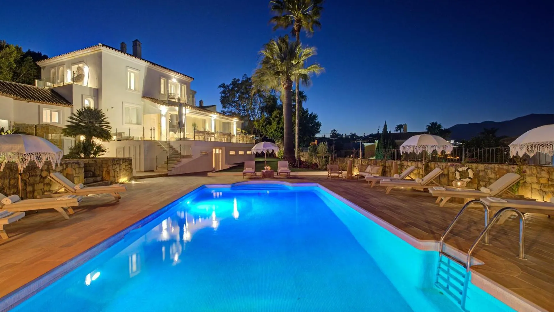 Home4U Mediterranean Sea Views Villa Alkaff Manilva 0*,