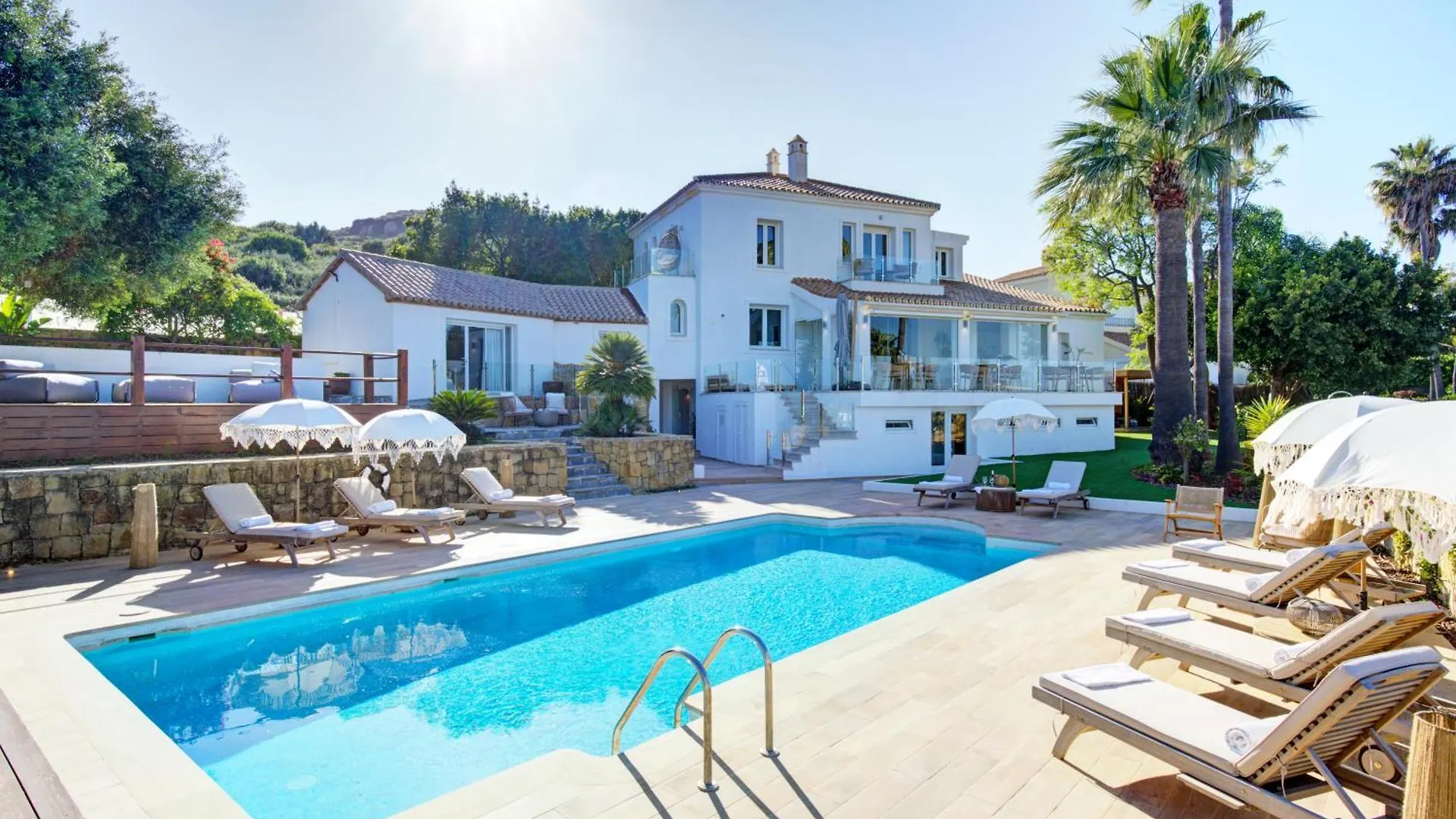 Home4U Mediterranean Sea Views Villa Alkaff Manilva
