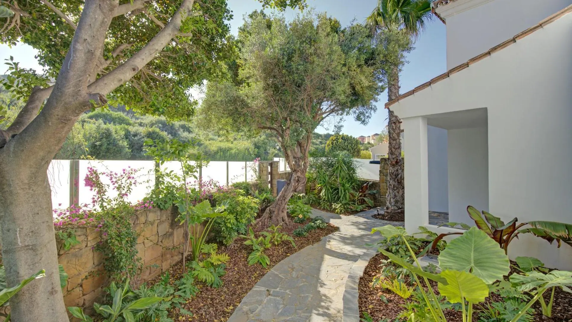 Home4U Mediterranean Sea Views Villa Alkaff Manilva