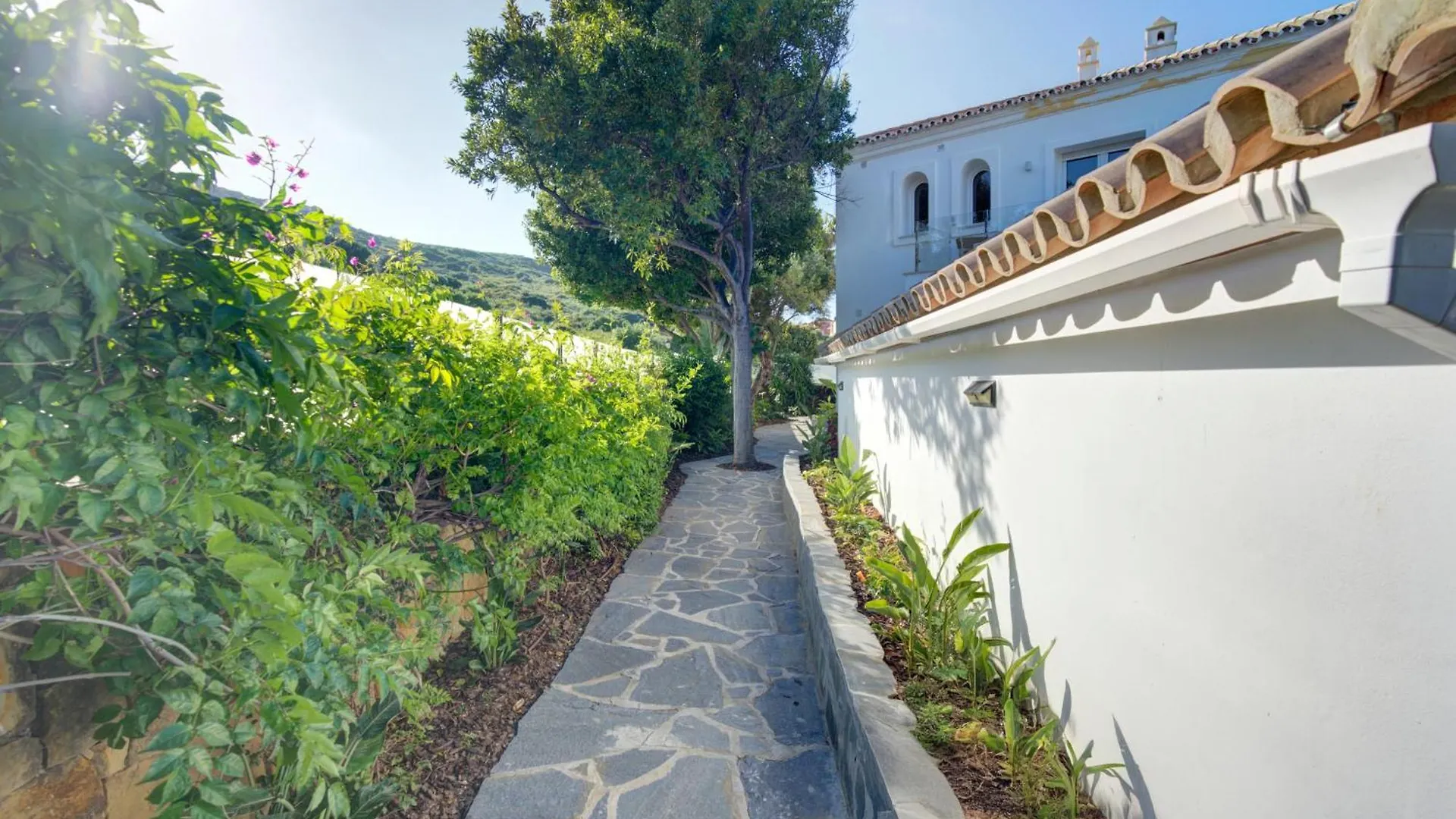 Home4U Mediterranean Sea Views Villa Alkaff Manilva
